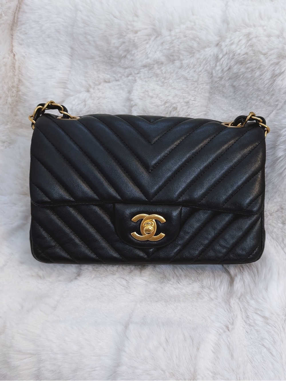 Chanel Mini Chevron Rectangular Flap Bag - Picture 3 of 12